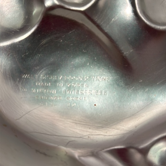 Vintage Mickey Mouse Cake Pan Mold - Picture 4 of 4